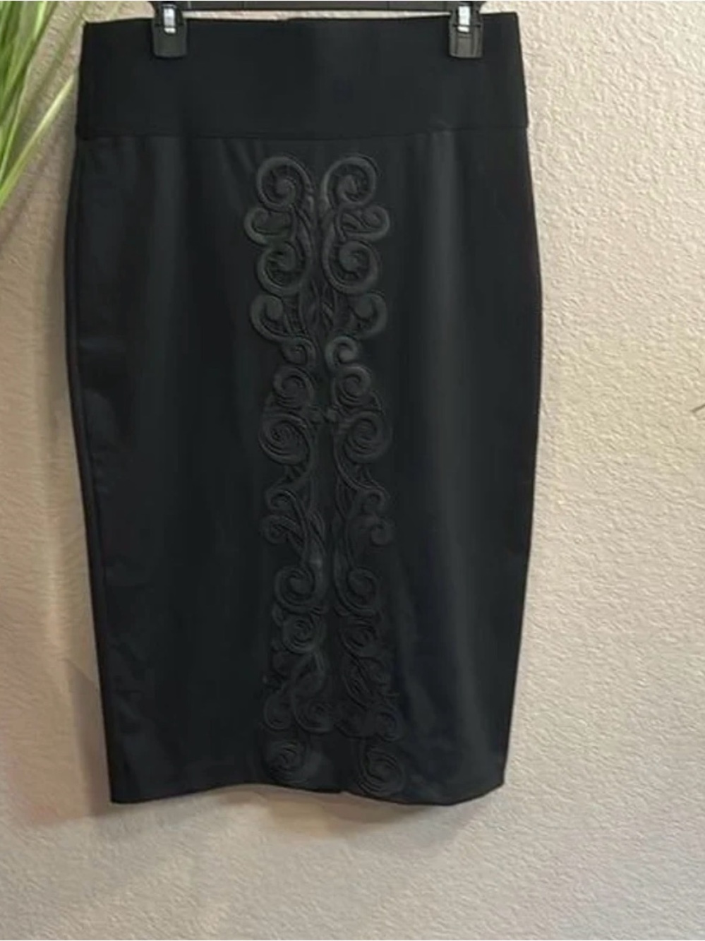 B6/2 New York & Company fancy black pencil skirt size medium